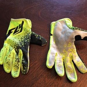 Fly riding gloves